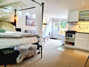 Neptun Studio-apartment with terrace., Copenhagen
